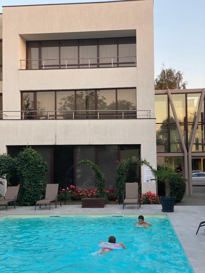 Hotel Perla Тимишоара Екстериор снимка