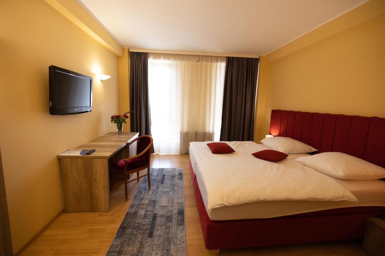 Hotel Perla Тимишоара Екстериор снимка