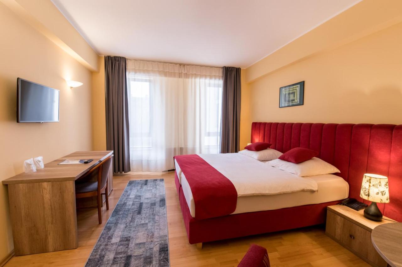 Hotel Perla Тимишоара Екстериор снимка