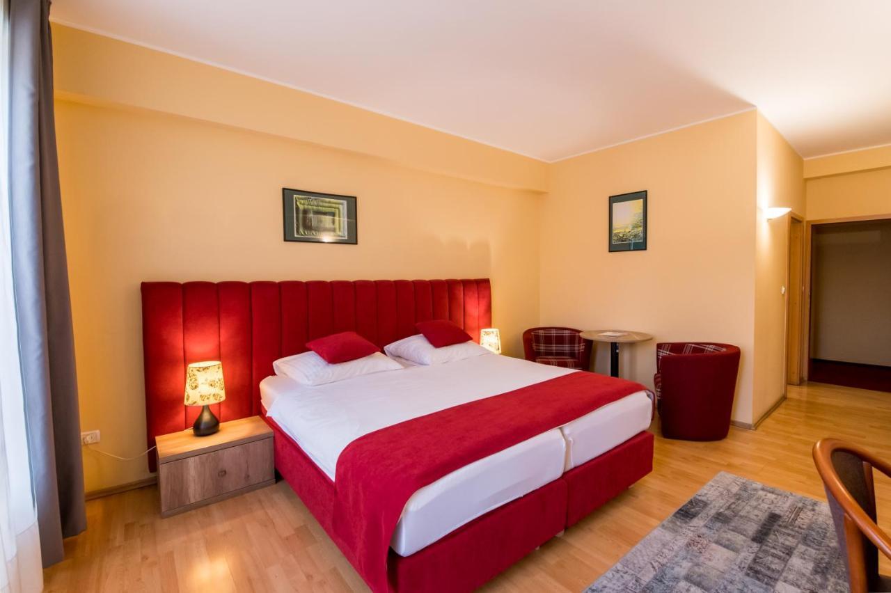 Hotel Perla Тимишоара Екстериор снимка