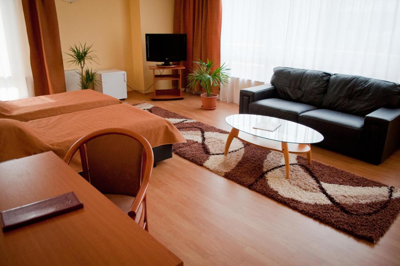Hotel Perla Тимишоара Екстериор снимка