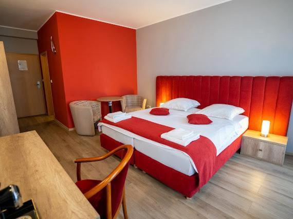 Hotel Perla Тимишоара Екстериор снимка