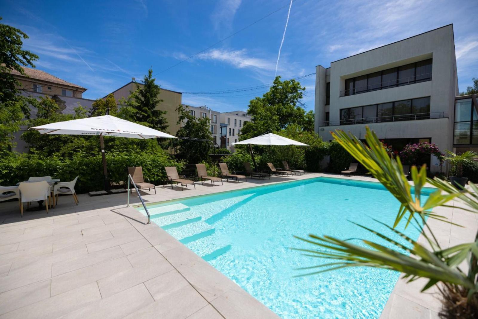 Hotel Perla Тимишоара Екстериор снимка