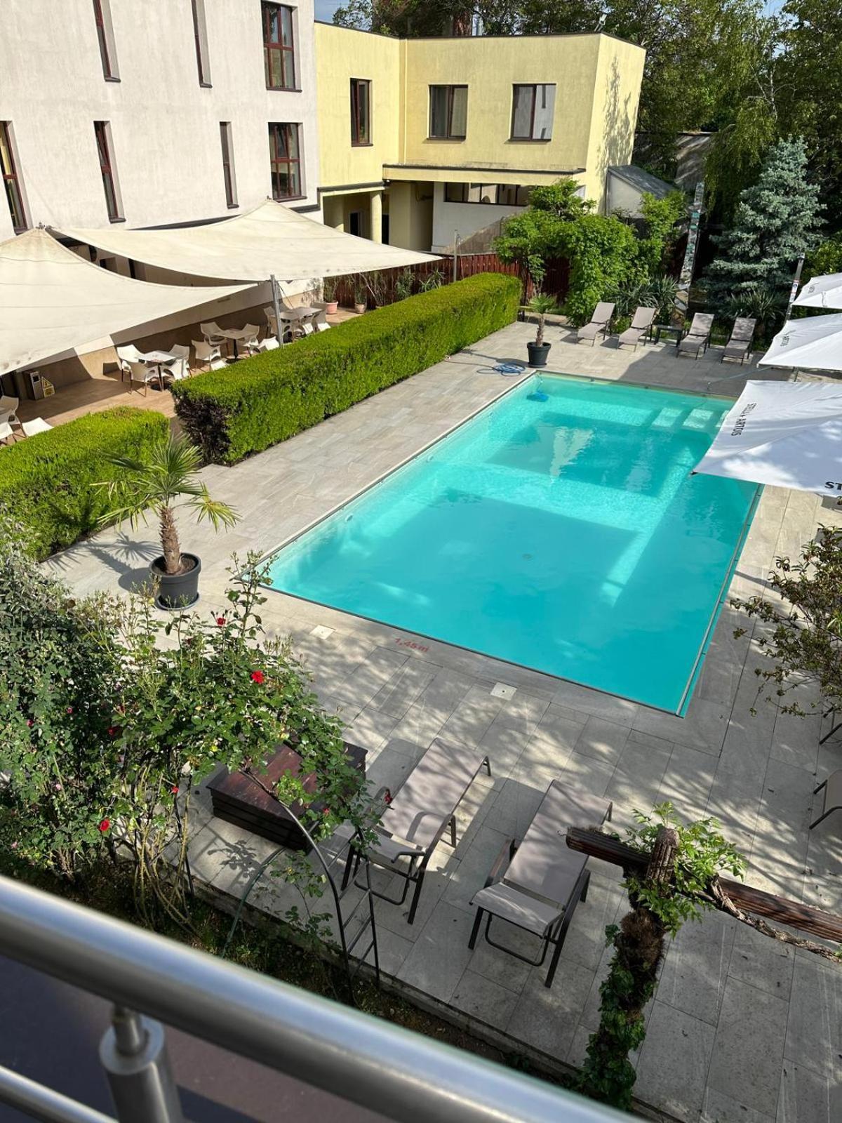 Hotel Perla Тимишоара Екстериор снимка